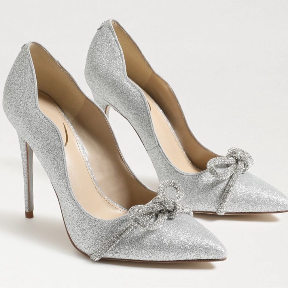 Sam Edelman Size 9 Deela pointed toe silver heels with silver rope bow detail